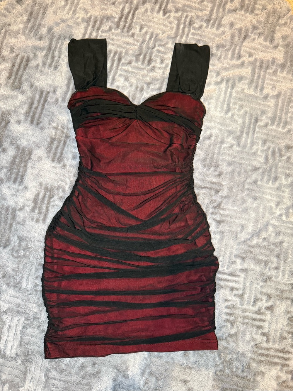HYZ Women’s Red and Black Ruched Mesh Bodycon Dress